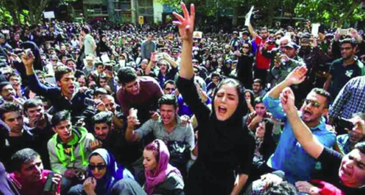 حركة احتجاجية وإضرابات في إيران