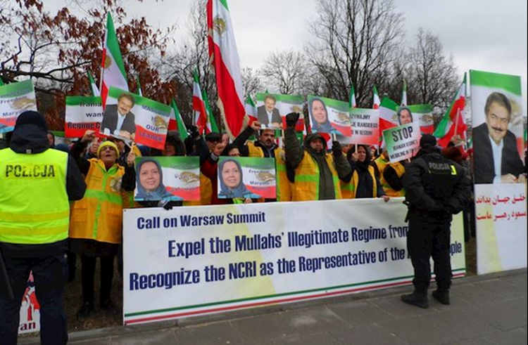 وقفة إيرانيين أحرار الاحتجاجية في وارسو