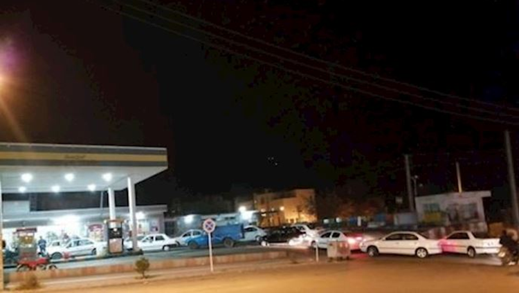 تظاهرات المواطنين في خوزستان للاحتجاج على زيادة سعر البنزين