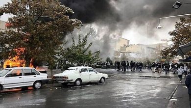 عندما تفقد الديکتاتورية هيبتها