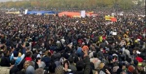 انتفاضة أهالي اصفهان دعما للمزارعين المحتجين بشعار «ليرحل الملالي فلن تفيدهم دباباتهم ولا مدفعيتهم»