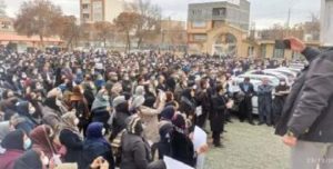 الرسائل المهمة التي تحملها احتجاجات المعلمين في إيران