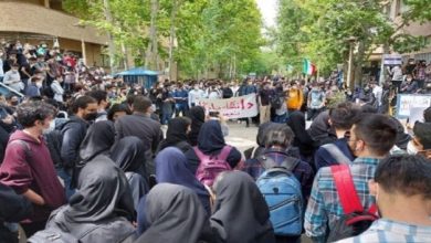 الانتفاضة الايرانية أکبر من أن يخمدها النظام