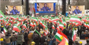 الايرانيون في داخل وخارج إيران يريدون إسقاط النظام