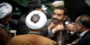 النظام الإيراني المنقسم يشهد اقتتالاً داخلياً