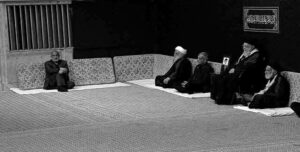 ليس بزشکيان بل حتى مجلس الشورى دمية بيد خامنئي!
