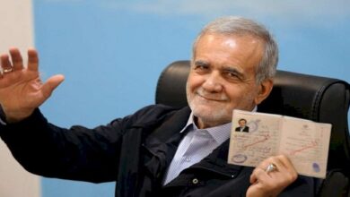 العالم کله يعلم أن بزشکيان يکذب