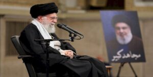 الشعب الإيراني يحزن على عمال طبس وخامنئي يحزن على نصرالله!