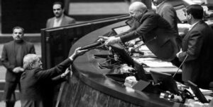 هل انتهى شهر العسل بين بزشكيان والبرلمان؟