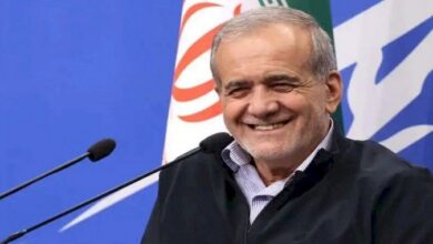 لماذا تنفصل خطابات بزشكيان عن الواقع السياسي والاجتماعي في إيران