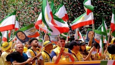 أصبح النظام الايراني أکثر قربا للسقوط