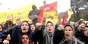 النساء الإيرانيات قوة حاسمة في معركة الديمقراطية