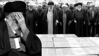 خامنئي في فوهة المدفع