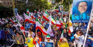 إيران التحديات وآفاق التغيير