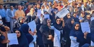 المأزق المميت لخامنئي: من سراب "الوفاق" لبزشكيان إلى رعب بركان غضب الشعب