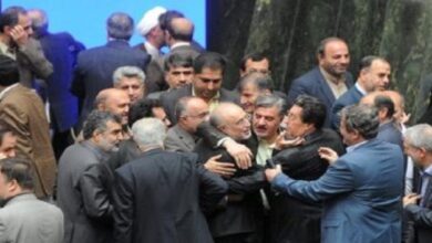 غليان داخل النظام