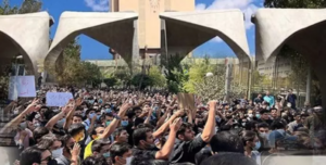 بل إنها إنتفاضة محقة في إسقاط النظام