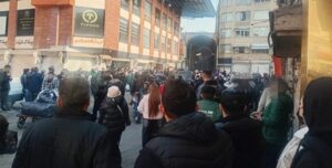 أکثر من 107 من مدن إيران تنتفض بوجه حکم الملالي