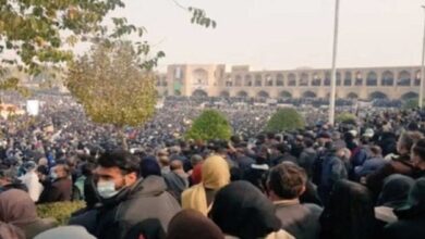 إيران على حافة الانكسار: عندما تلتقي انتفاضة الشارع مع ارتباك السماء