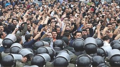 في ذکرى الثورة التي حطمها کهنة إيران