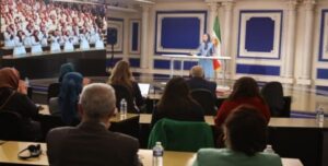 الى الامام نحو جمهورية ديمقراطية