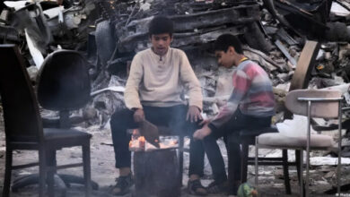 النظام الکهنوتي بين نار الحرب وغضب الشعب