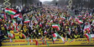 معركة الوعي السياسي في إيران: مواجهة البدائل المصطنعة ومنع إعادة إنتاج الاستبداد