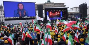 القوة الأكثر تأثيرا في معادلة التغيير الإيراني