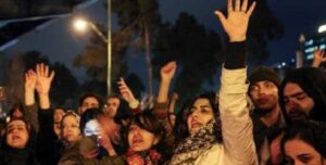 استعراض القوة وخشية الانفجار الداخلي