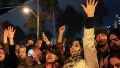 استعراض القوة وخشية الانفجار الداخلي