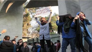 حين تنتفض المرأة.. يبدأ النظام في فقدان السيطرة